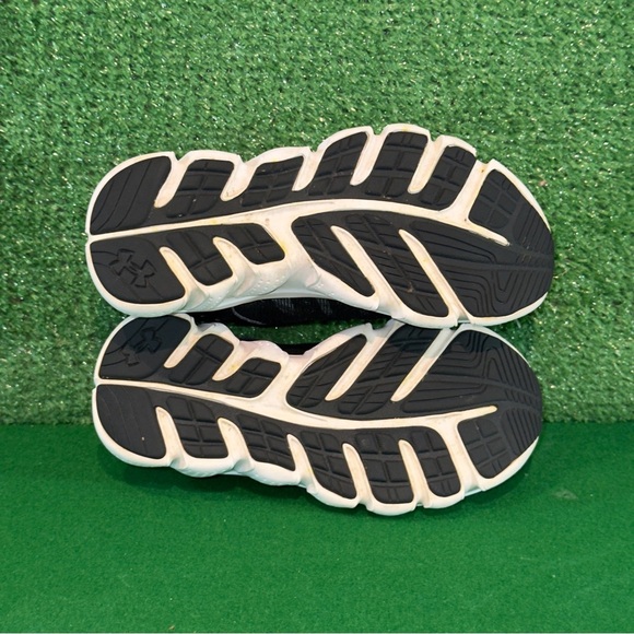 Under Armour Black White Sneakers Preschool Little Kids Size 13C - Picture 5 of 6